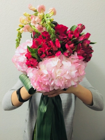 flower bouquet, hand-tied bouquet, modern, valentine's day