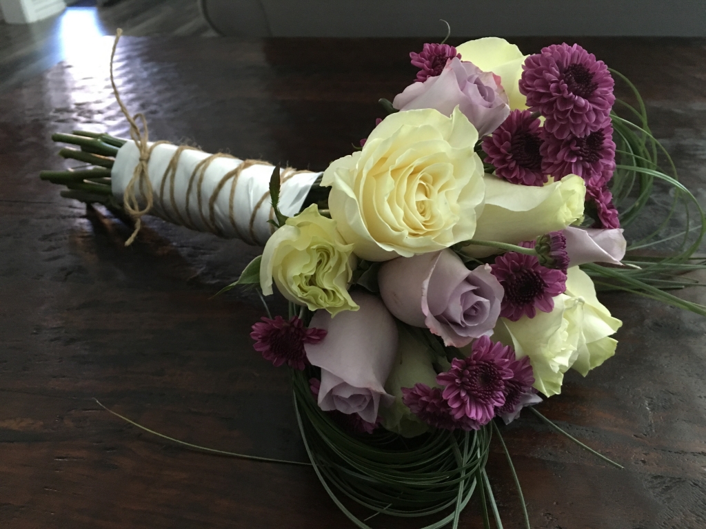 flower bouquet, hand-tied, lavender, modern