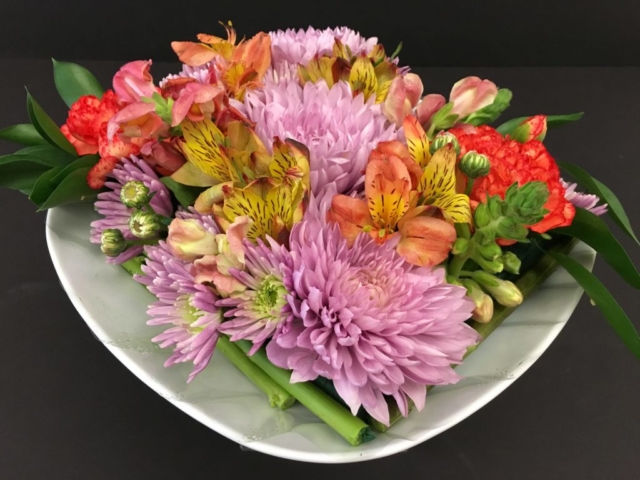 low arrangement flower design, modern, contemporary