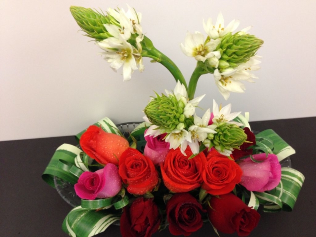 low flower arrangement, modern, contemporary
