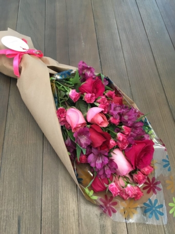 flower bouquet, hand-tied bouquet, modern, kraft paper