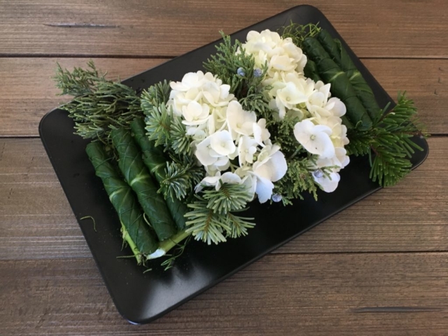 monochromatic flower design, modern, contemporary