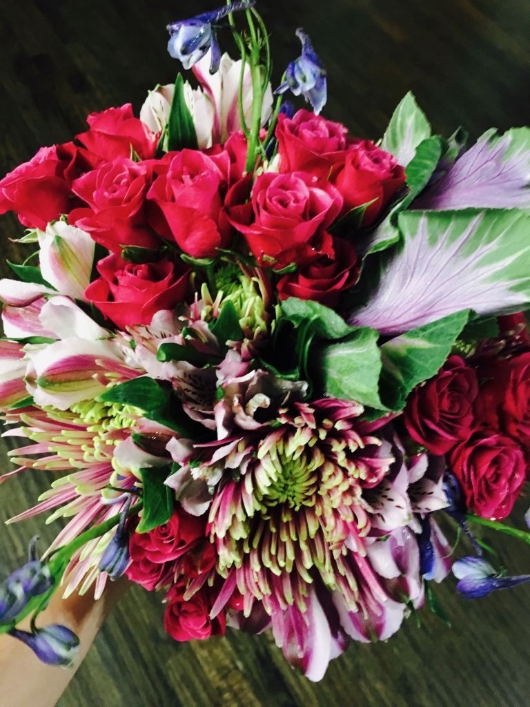 flower bouquet, hand-tied bouquet, modern, bold colored
