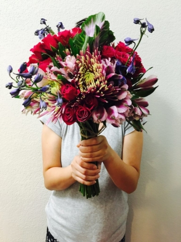 flower bouquet, hand-tied bouquet, modern, bold colored
