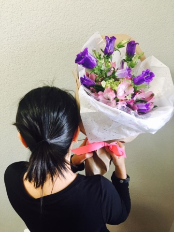 flower bouquet, hand-tied bouquet, modern, kraft paper