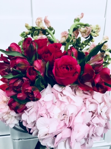 flower bouquet, hand-tied bouquet, modern, valentine's day
