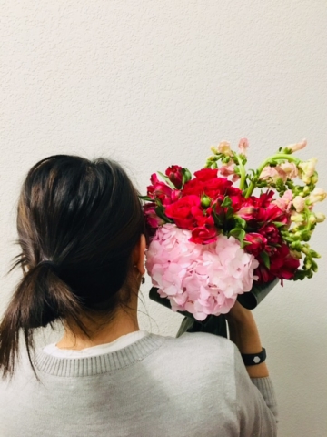 flower bouquet, hand-tied bouquet, modern, valentine's day