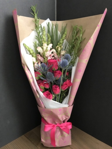 flower bouquet, hand-tied bouquet, modern, kraft paper